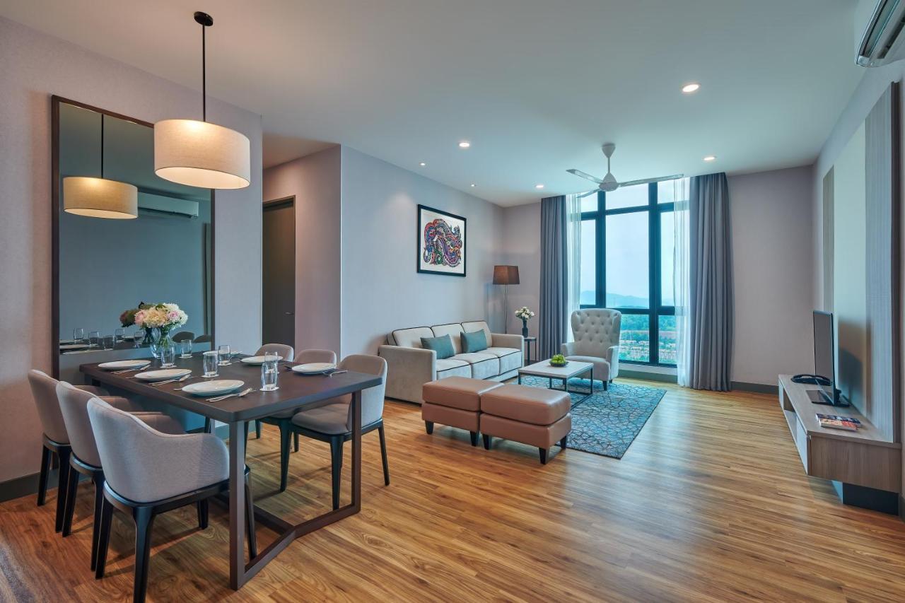 Mercure Living ปุตราจายา ภายนอก รูปภาพ A typical living room of a serviced apartment in Kuala Lumpur, Malaysia.