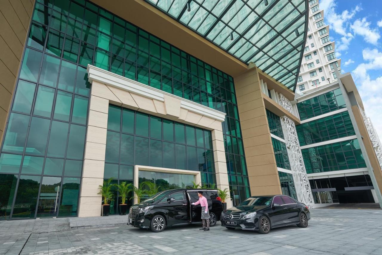 Mercure Living ปุตราจายา ภายนอก รูปภาพ The hotel's entrance