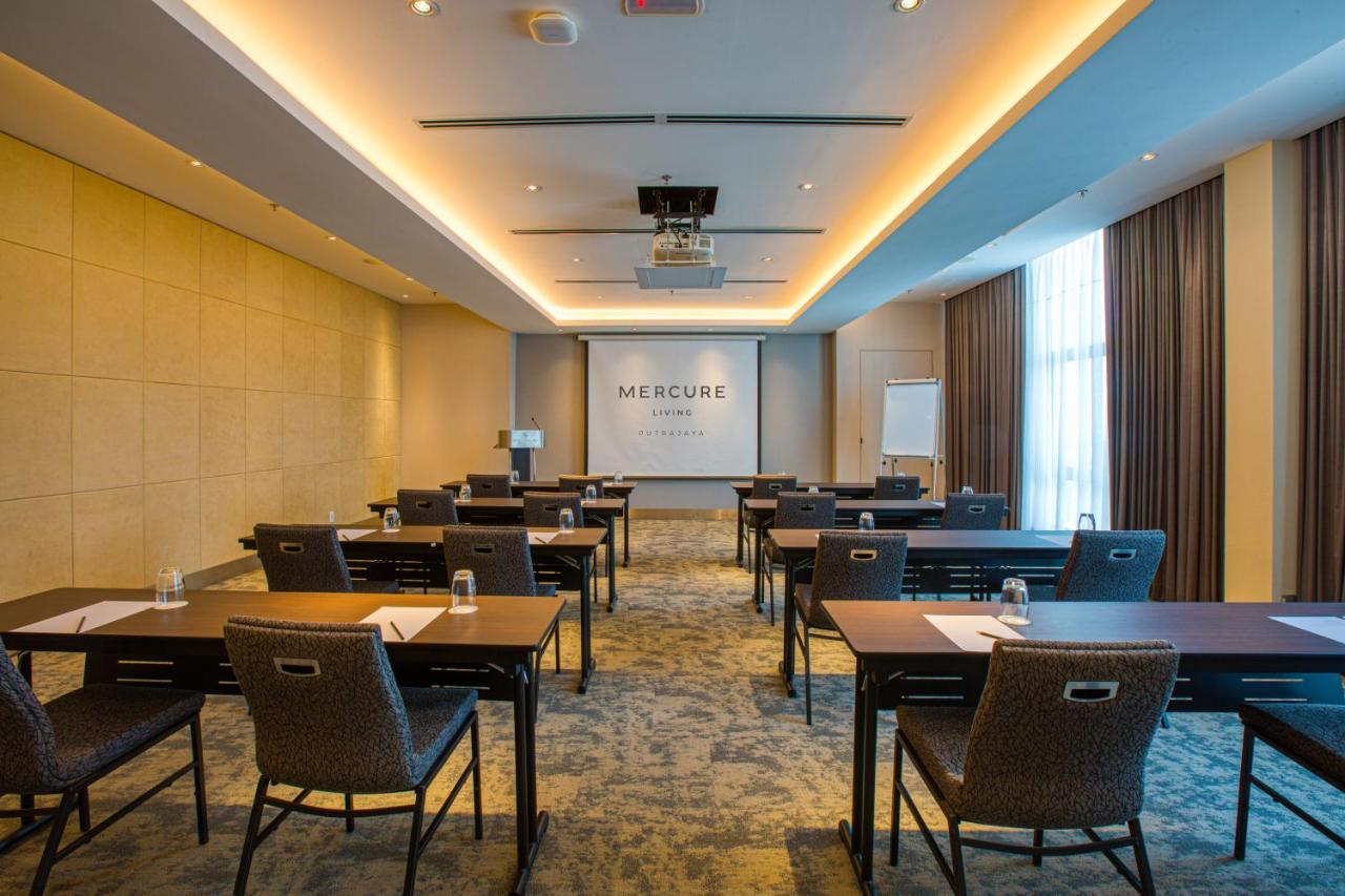 Mercure Living ปุตราจายา ภายนอก รูปภาพ Meeting room at Mercure Singapore