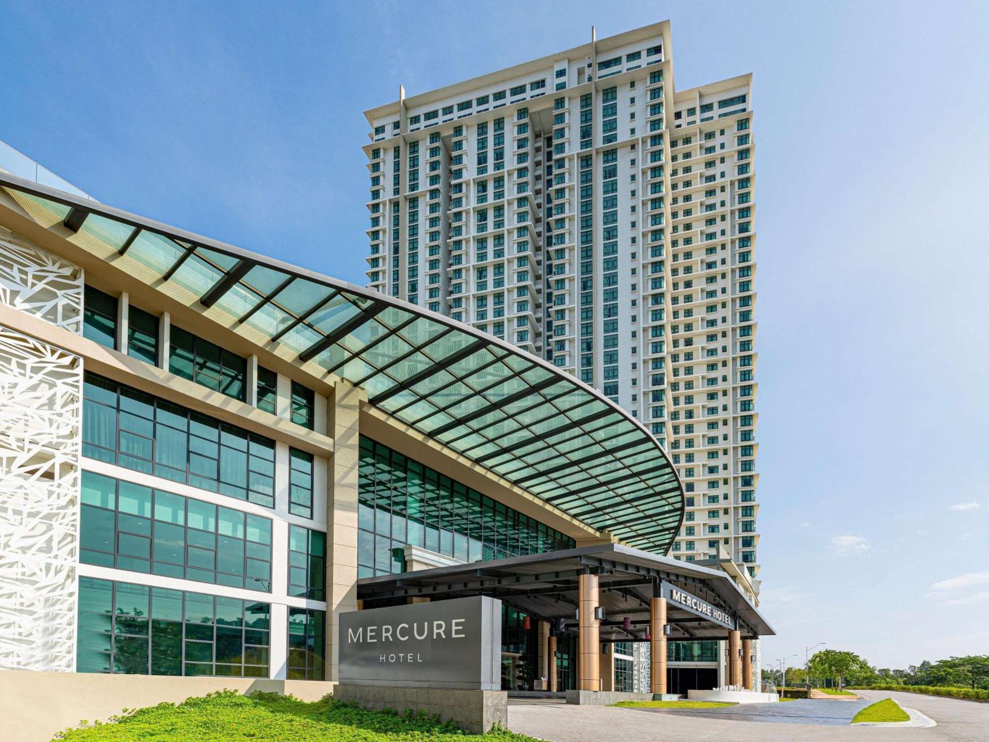Mercure Living ปุตราจายา ภายนอก รูปภาพ Mercure Hotel, Vietnam