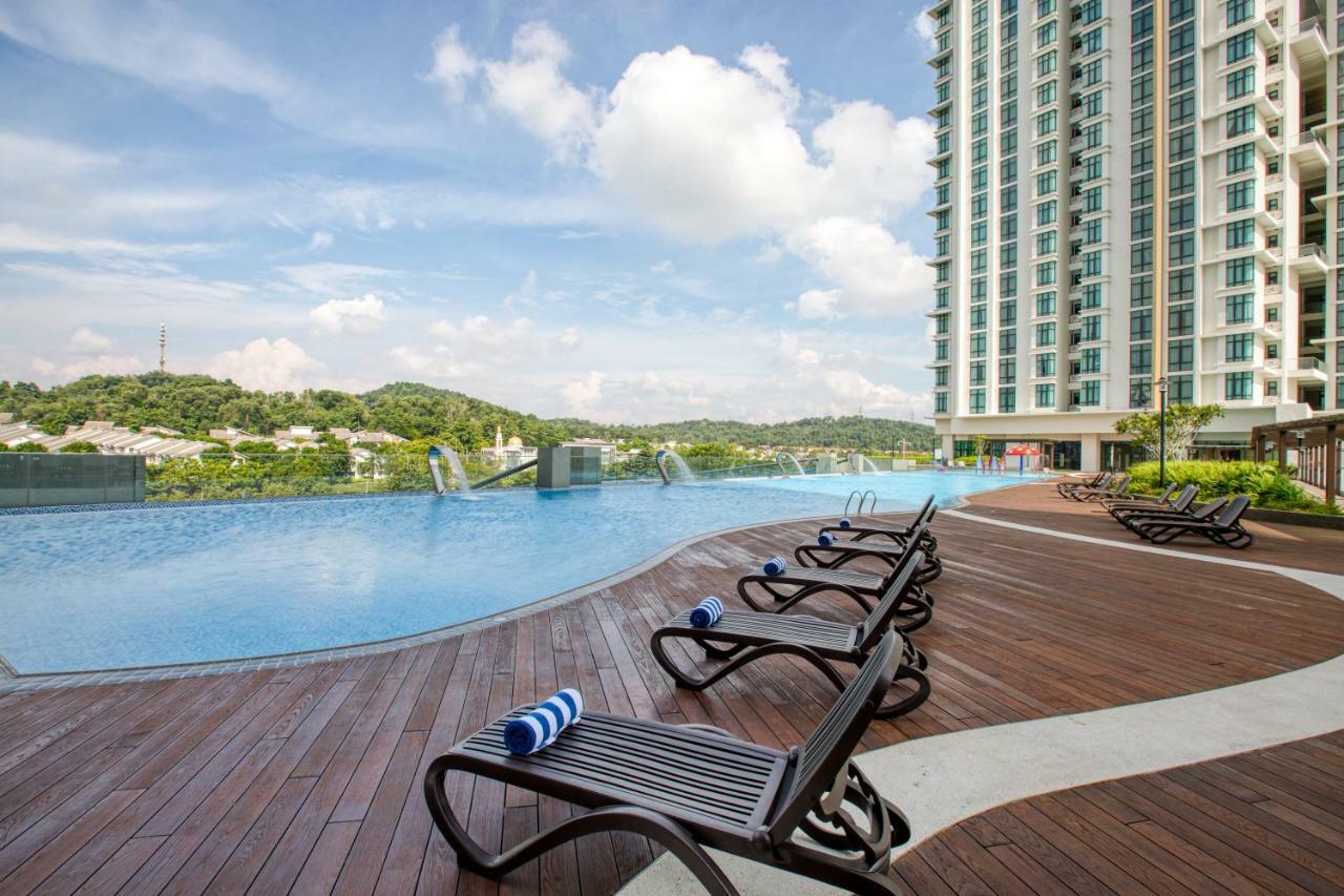 Mercure Living ปุตราจายา ภายนอก รูปภาพ Infinity Pool